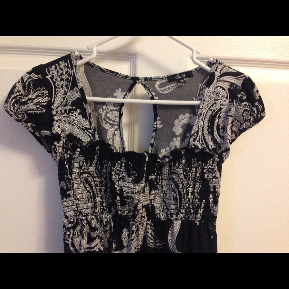 Dress - Picture 2 of 4